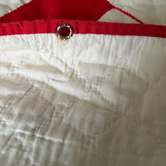 Vintage Red and White Canadian Flag Quilt 🇨🇦 - Picture 16 of 16